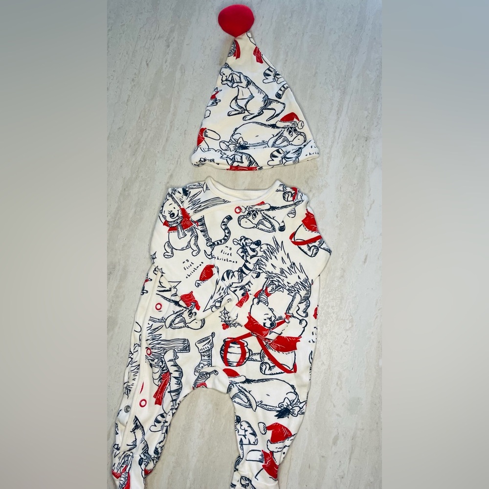 Disney baby” Winnie the Pooh set. 0-3M